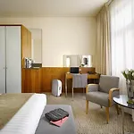 Hotel K+k 4*