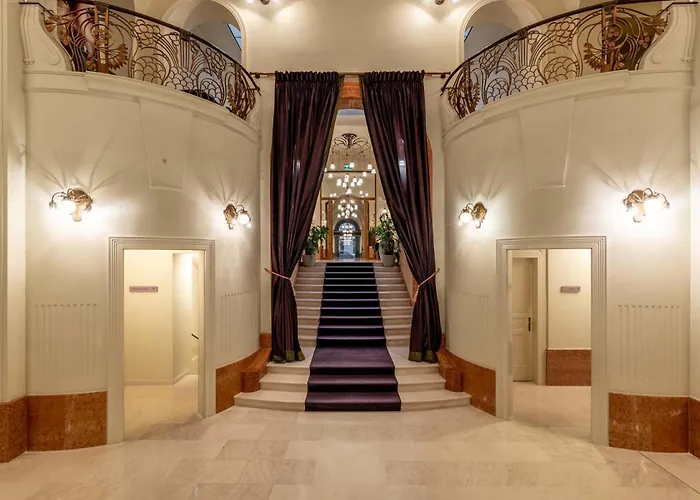 Hotel K+k 4*