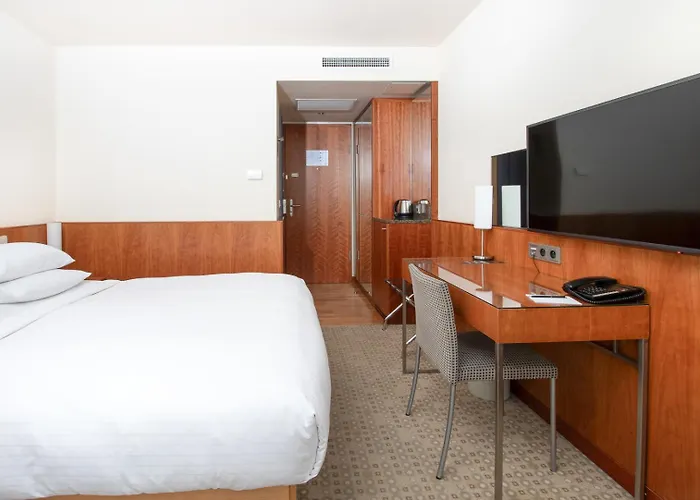 Hotel K+k 4*