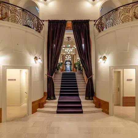 Hotel K+k 4*